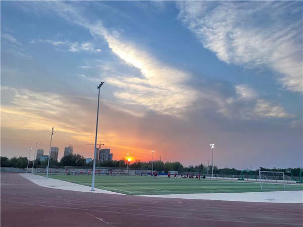 学校风采-保定动力工程学校操场