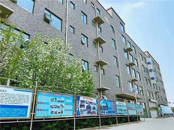 学校风采-保定动力工程学校图书馆